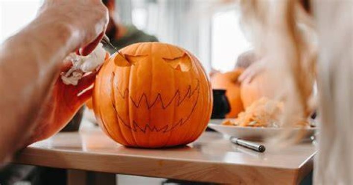 How many days before Halloween should you carve a pumpkin?